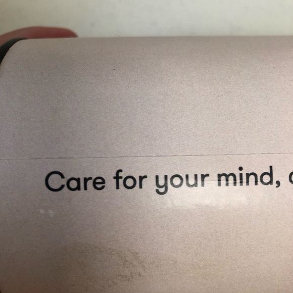 Sisterhood Needlepoint Kit/NEW NWT/ Canvas Mesh Size: 13 holes per in. 8x11in - Picture 10 of 12